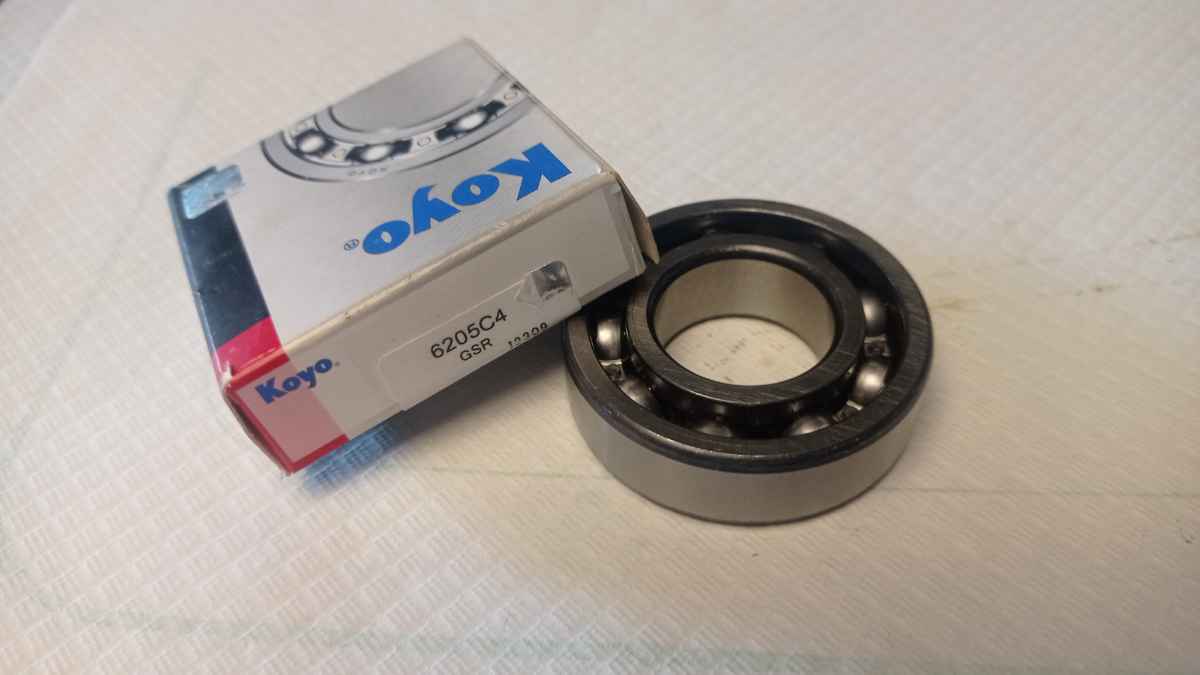 CUSCINETTO KOYO 6205 GABBIA IN ACCIAIO